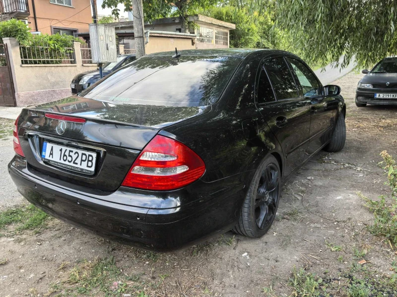 Mercedes-Benz E 240, снимка 9 - Автомобили и джипове - 47817769