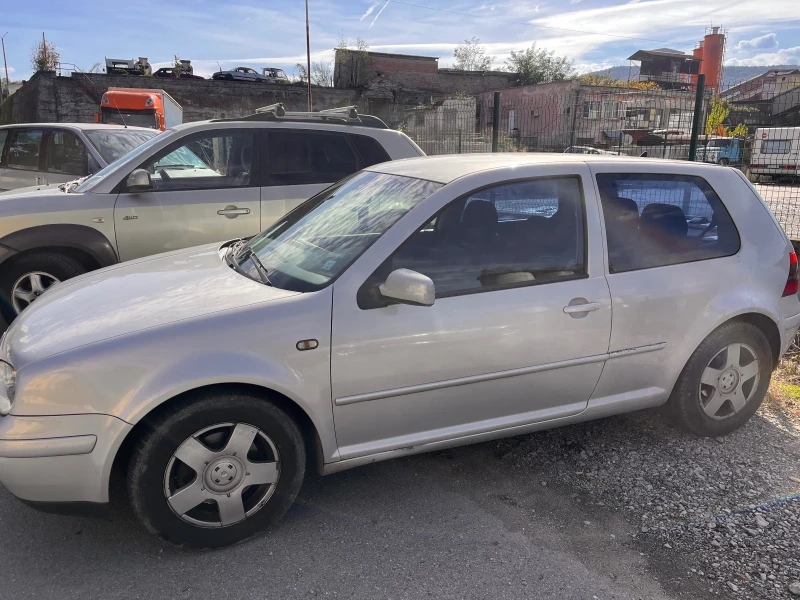 VW Golf 1.8 turbo , снимка 2 - Автомобили и джипове - 47580614