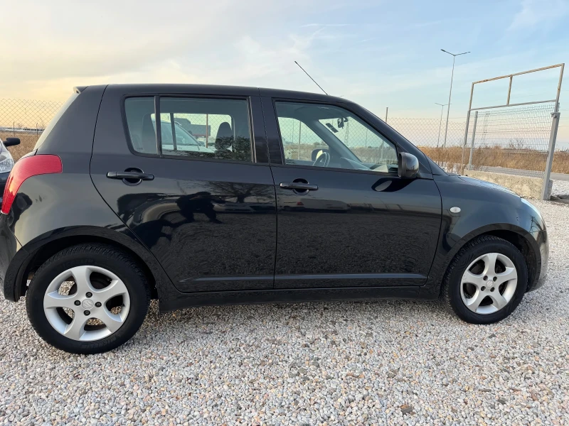 Suzuki Swift 1.5, снимка 4 - Автомобили и джипове - 48028108