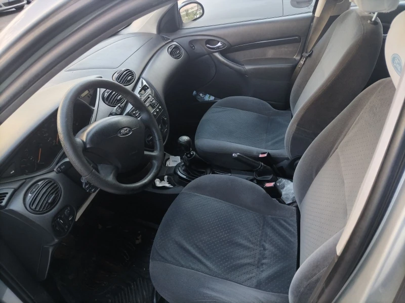 Ford Focus 1.8, снимка 6 - Автомобили и джипове - 48602845