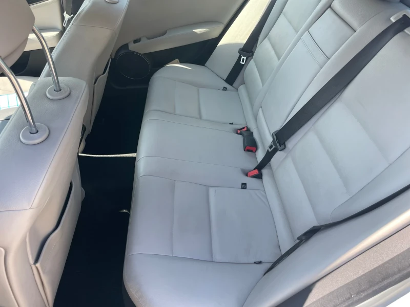 Mercedes-Benz C 350 ЛИЗИНГ!!! Швейцария!! Пълна история!! 1 собственик, снимка 7 - Автомобили и джипове - 52710683