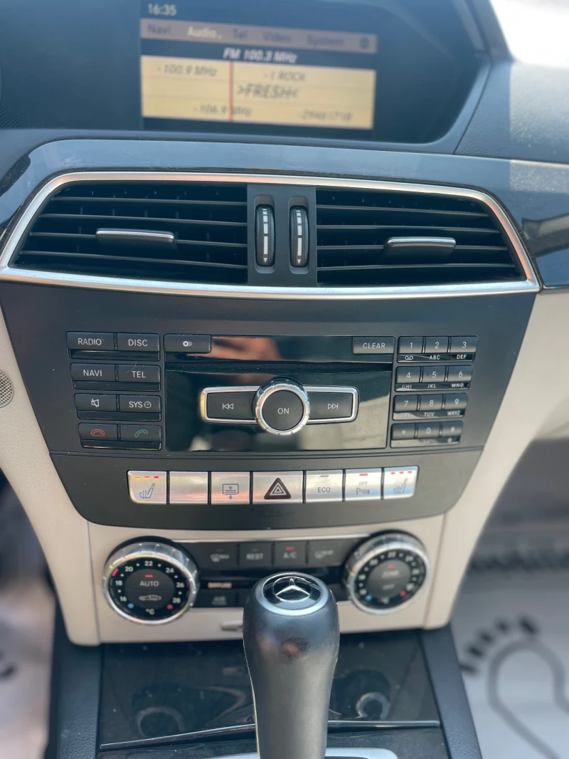 Mercedes-Benz C 350 ЛИЗИНГ!!! Швейцария!! Пълна история!! 1 собственик, снимка 10 - Автомобили и джипове - 52710683