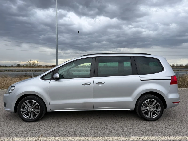 VW Sharan 2.0 TDI 140к.с / LED / NAVI / PARKTRONIC / XENON, снимка 4 - Автомобили и джипове - 52495509