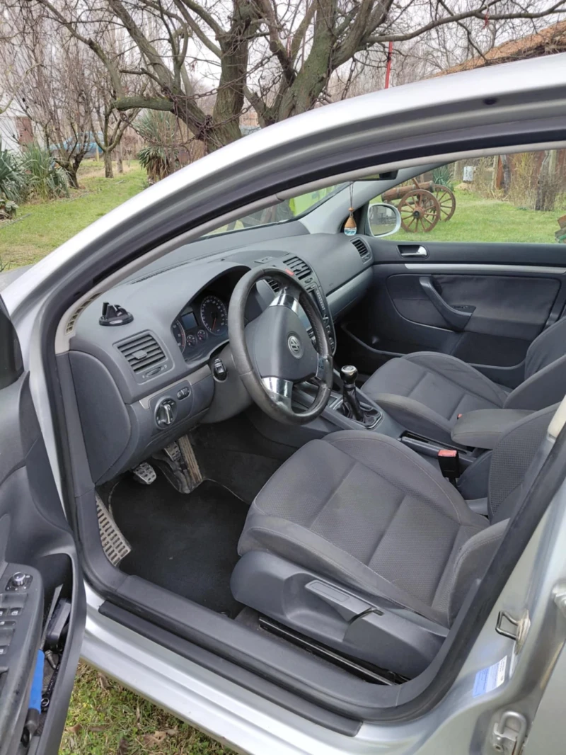 VW Golf 1.6, снимка 4 - Автомобили и джипове - 53237398