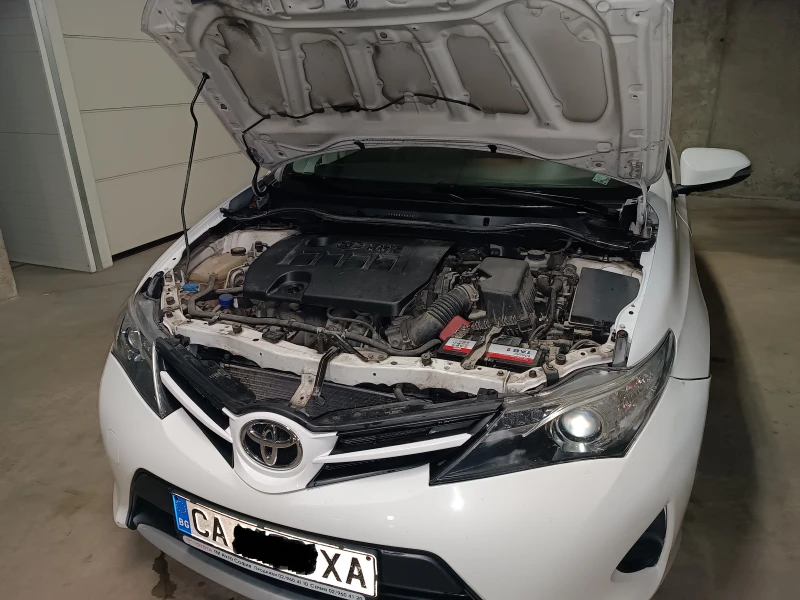 Toyota Auris, снимка 11 - Автомобили и джипове - 53404769