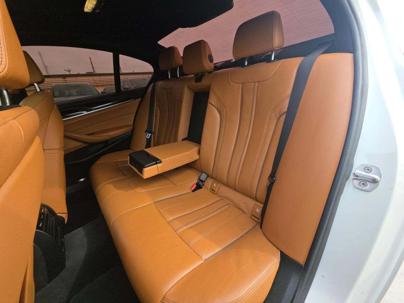 BMW 530 i SPORT LINE, снимка 7 - Автомобили и джипове - 53419473