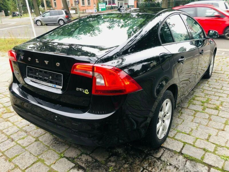 Volvo S60 2.4 D5 BI TURBO - изображение 4