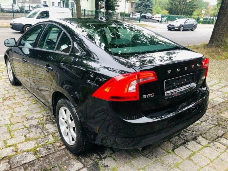 Volvo S60 2.4 D5 BI TURBO - изображение 3