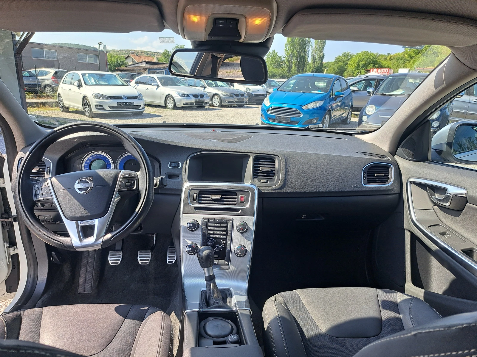 Volvo S60 2.0 D3, R desiqn, снимка 9 - Автомобили и джипове - 40702260
