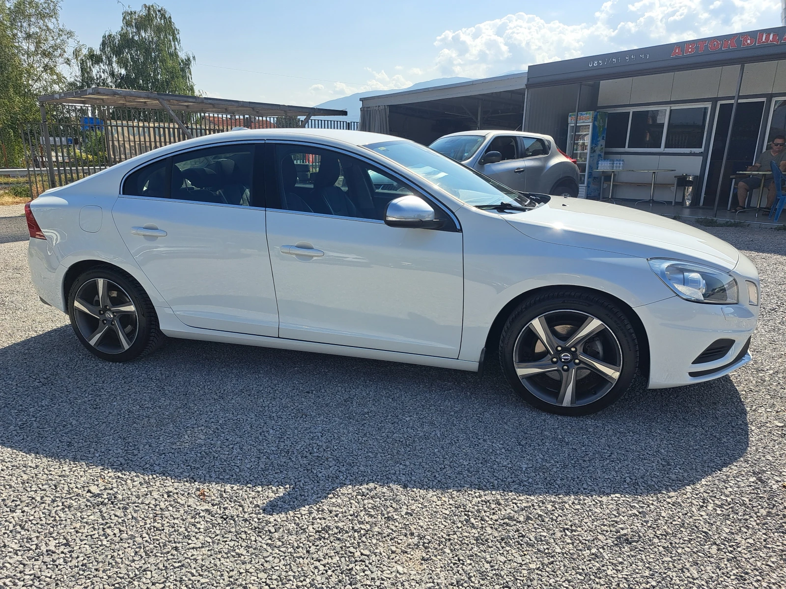 Volvo S60 2.0 D3, R desiqn, снимка 5 - Автомобили и джипове - 40702260