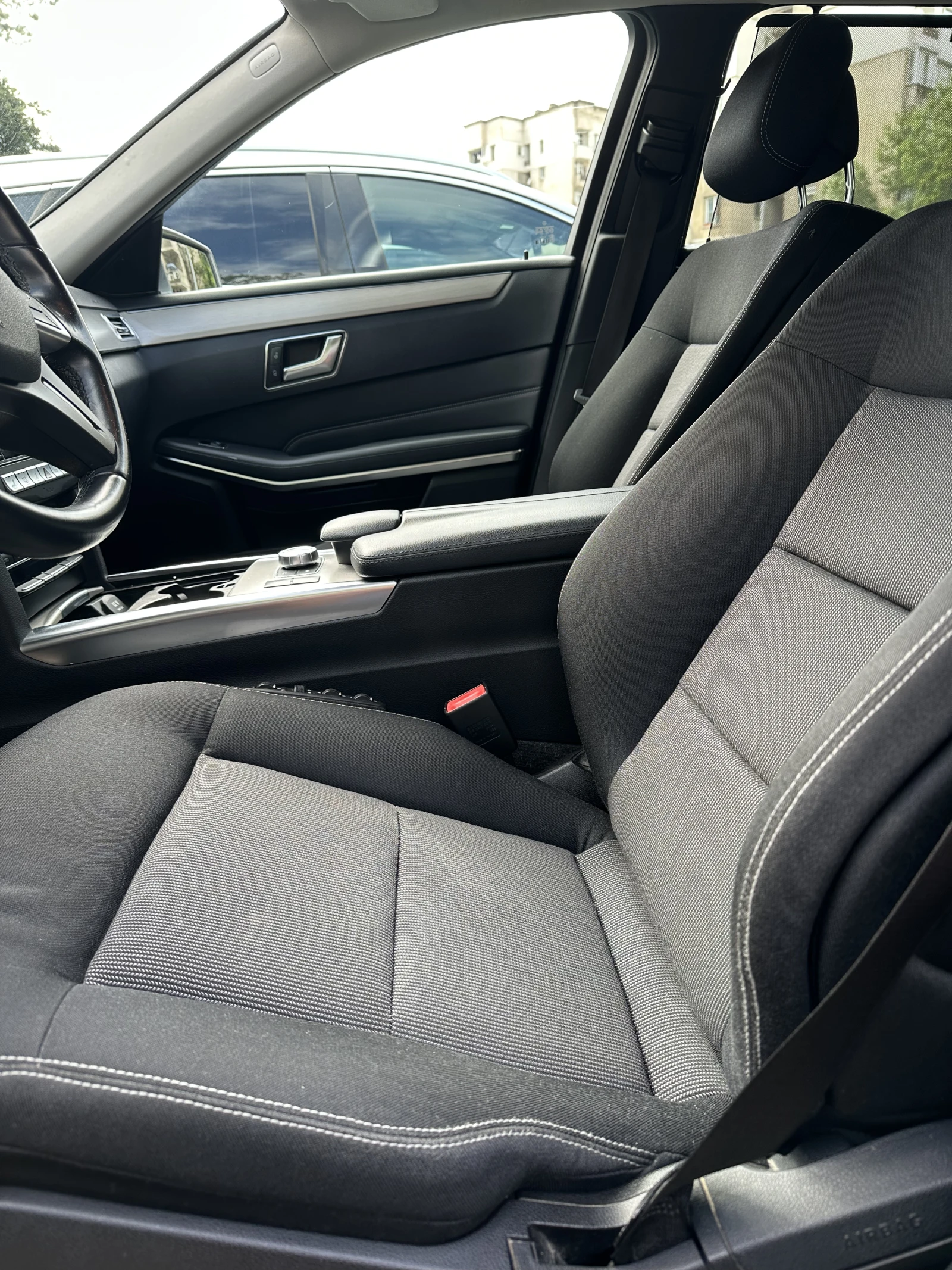 Mercedes-Benz E 250 CDI 4 matic, снимка 13 - Автомобили и джипове - 54095778