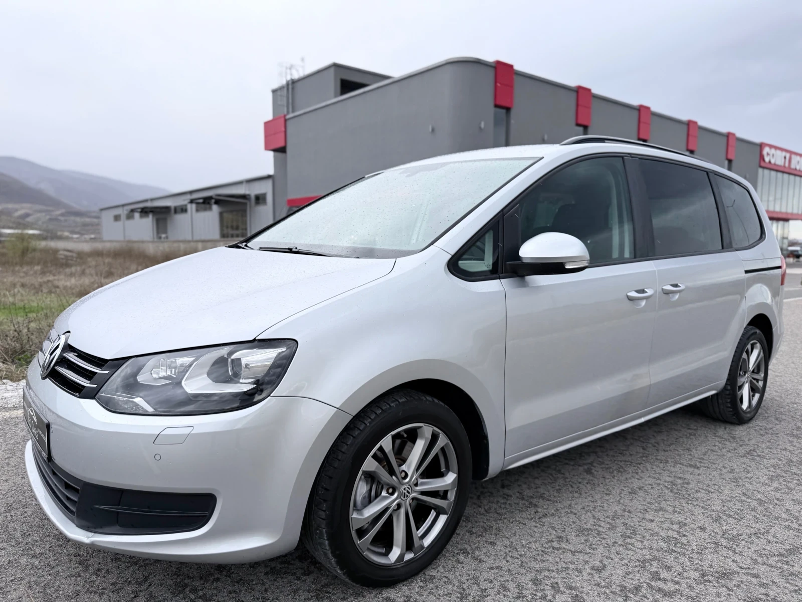 VW Sharan 2.0 TDI 140. / LED / NAVI / PARKTRONIC / XENON | Mobile.bg   3