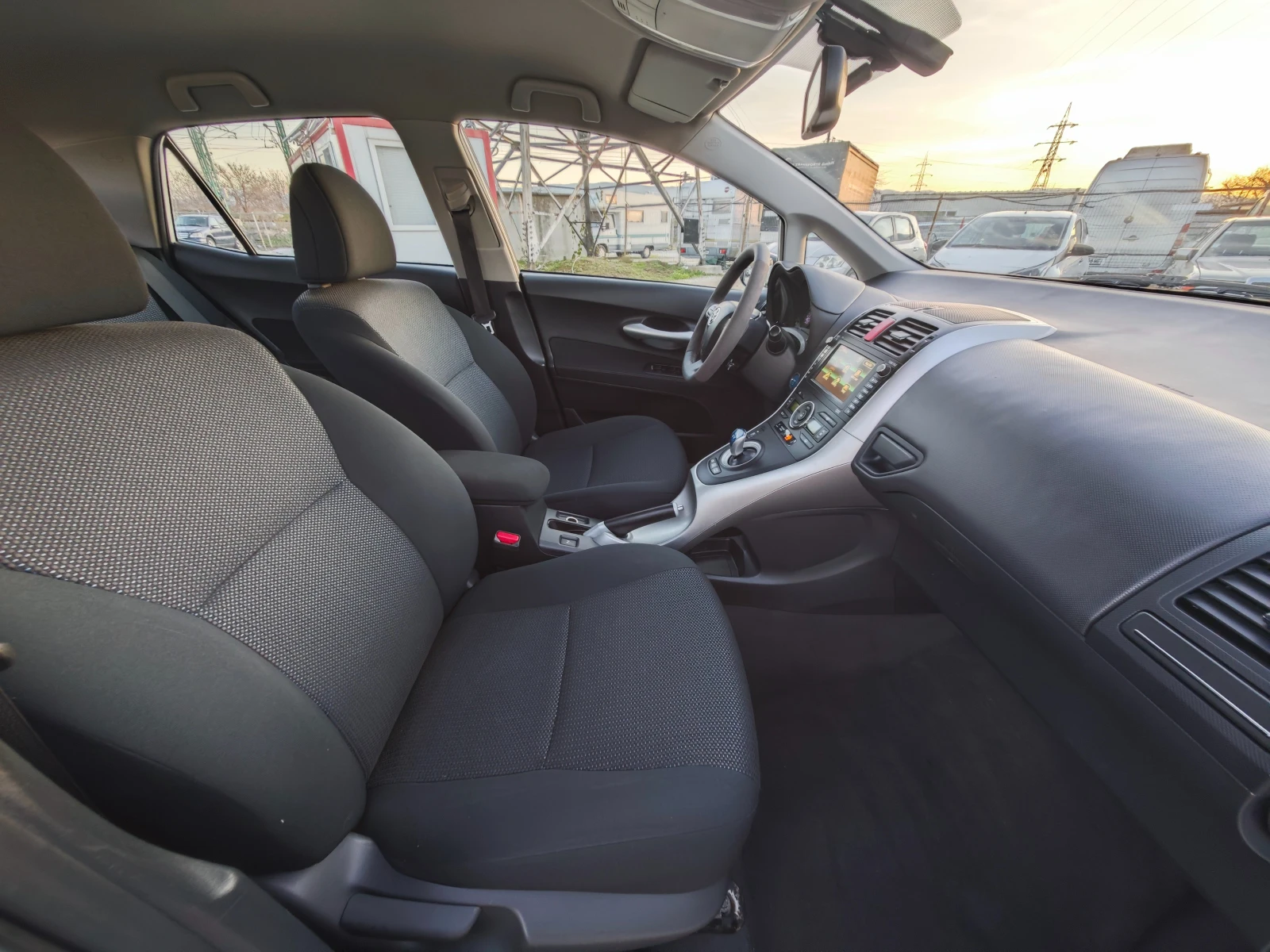 Toyota Auris HYBRID / EURO 5 | Mobile.bg � ����������� 14