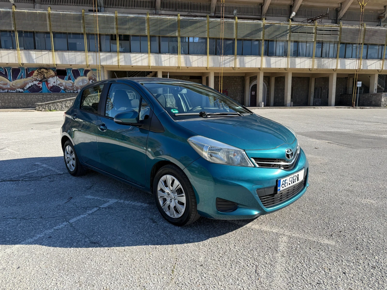 Toyota Yaris 1.33 NAVI/CAMERA/BLUETOOTH, снимка 2 - Автомобили и джипове - 53625664