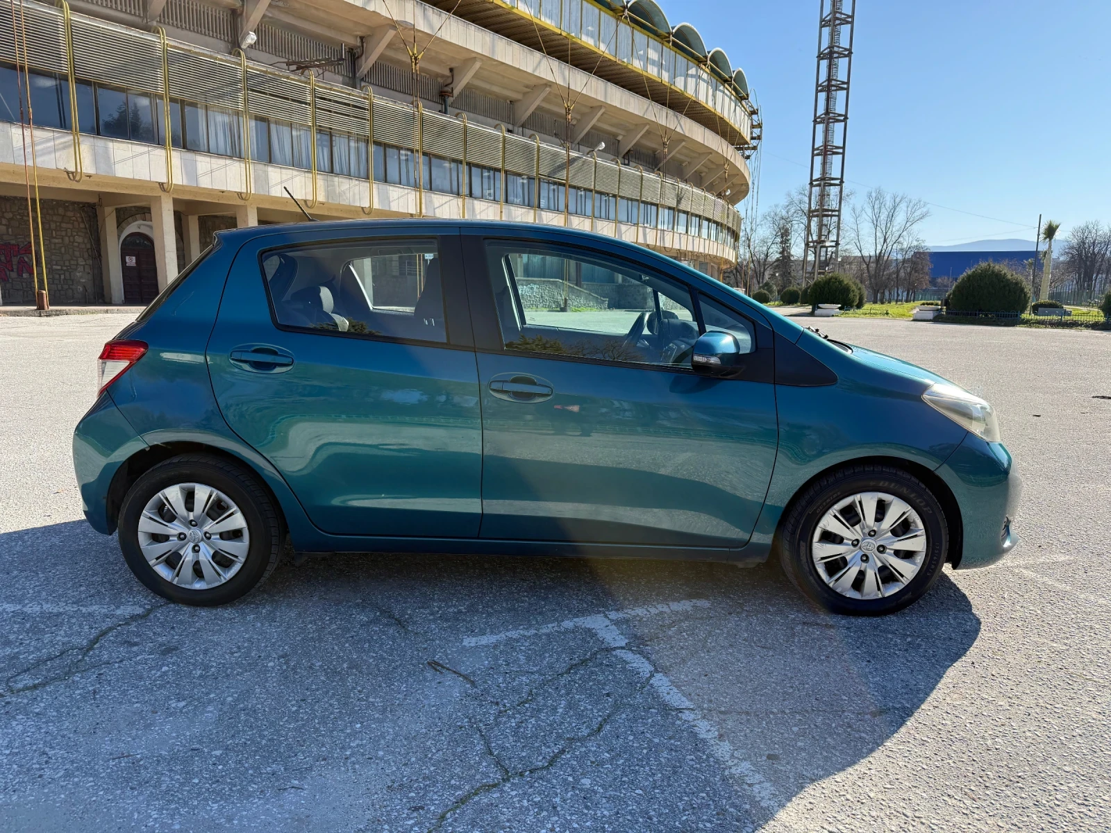 Toyota Yaris 1.33 NAVI/CAMERA/BLUETOOTH, снимка 3 - Автомобили и джипове - 53625664