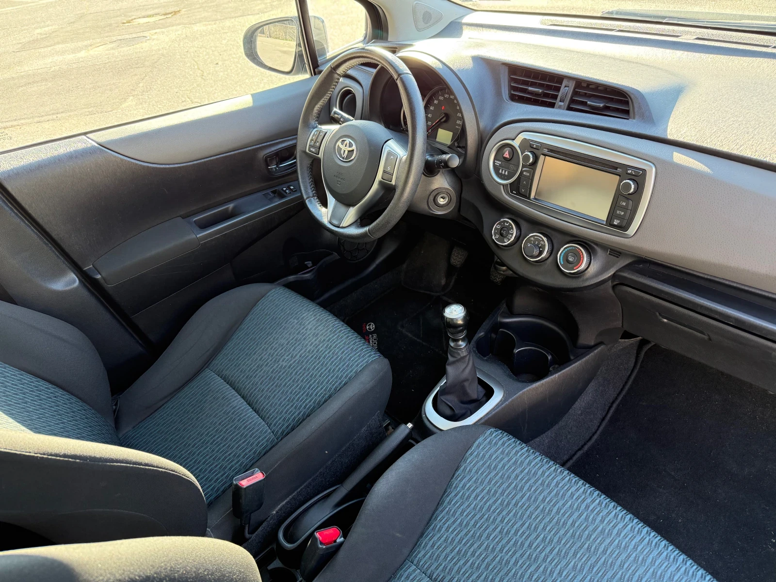 Toyota Yaris 1.33 NAVI/CAMERA/BLUETOOTH, снимка 12 - Автомобили и джипове - 53625664