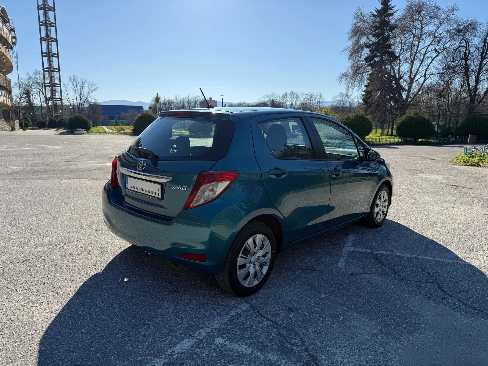 Toyota Yaris 1.33 NAVI/CAMERA/BLUETOOTH, снимка 4 - Автомобили и джипове - 53625664