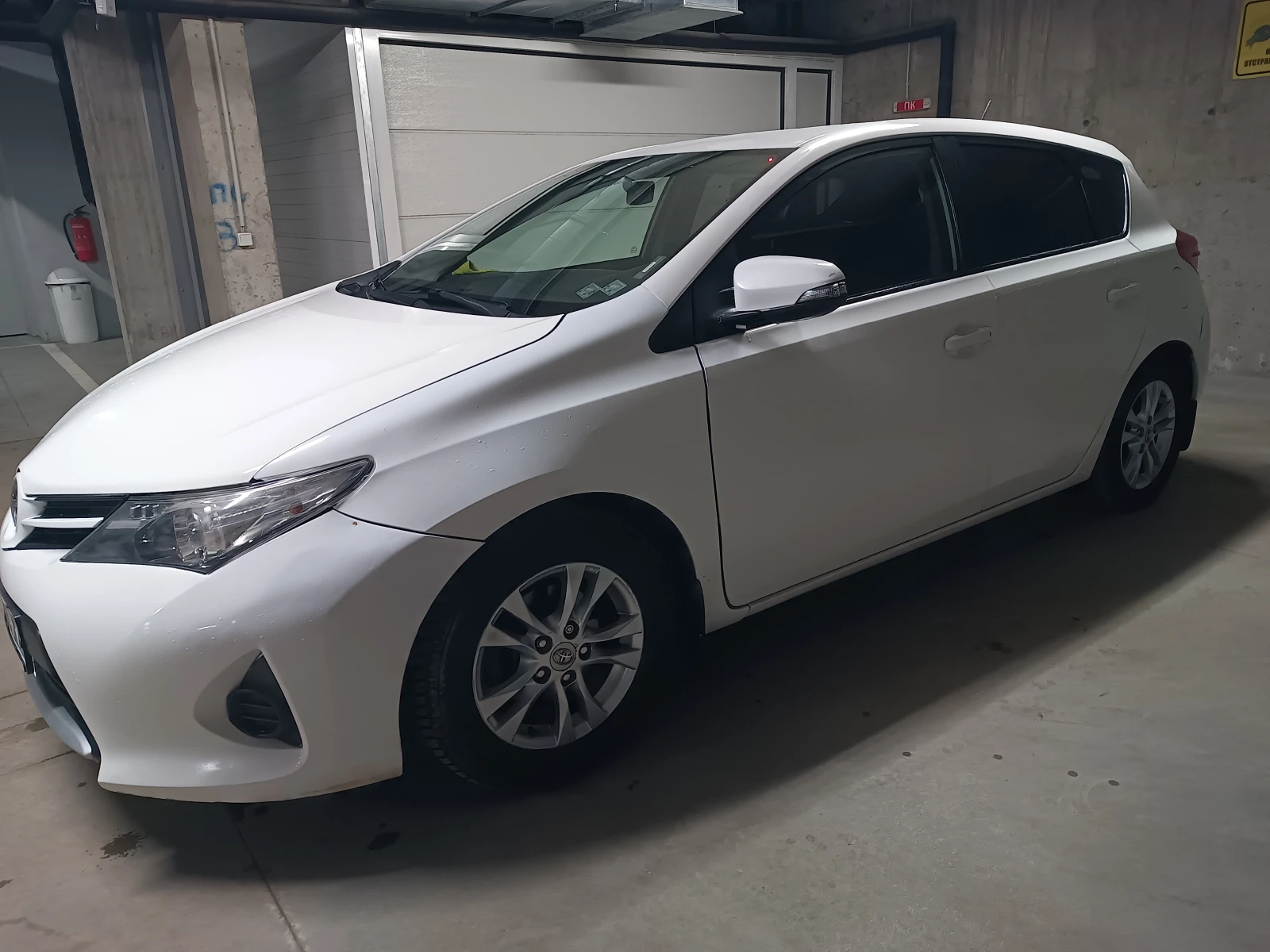 Toyota Auris  - изображение 2