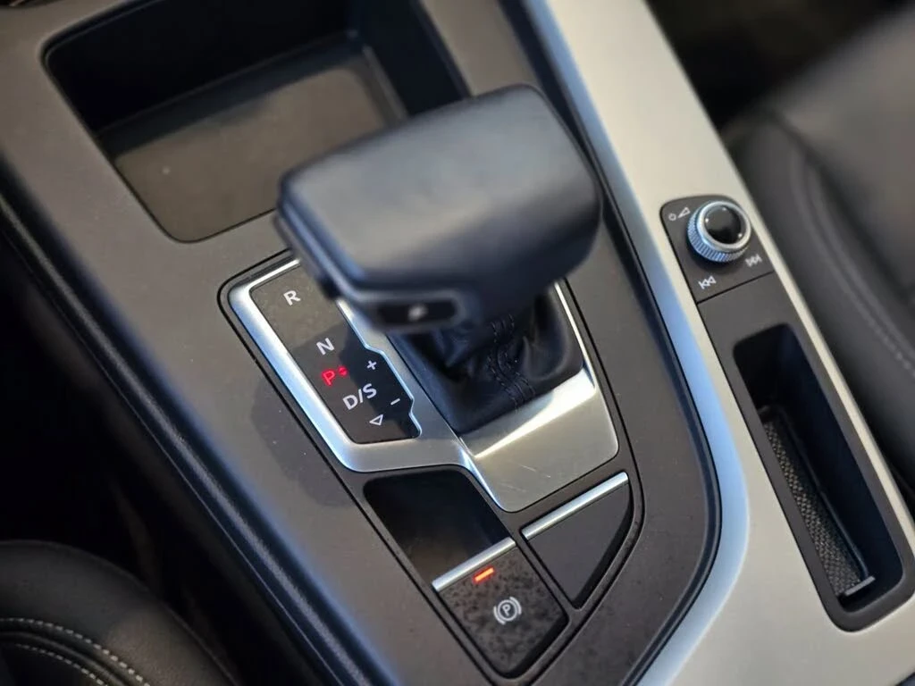 Audi A4 Komfort 45 TFSI AWD Авто Кредит (ЦЕНА ДО БГ), снимка 6 - Автомобили и джипове - 53714001