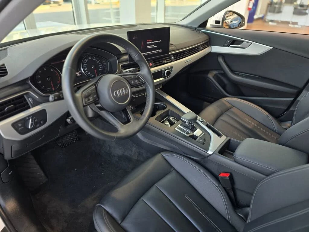 Audi A4 Komfort 45 TFSI AWD Авто Кредит (ЦЕНА ДО БГ), снимка 4 - Автомобили и джипове - 53714001