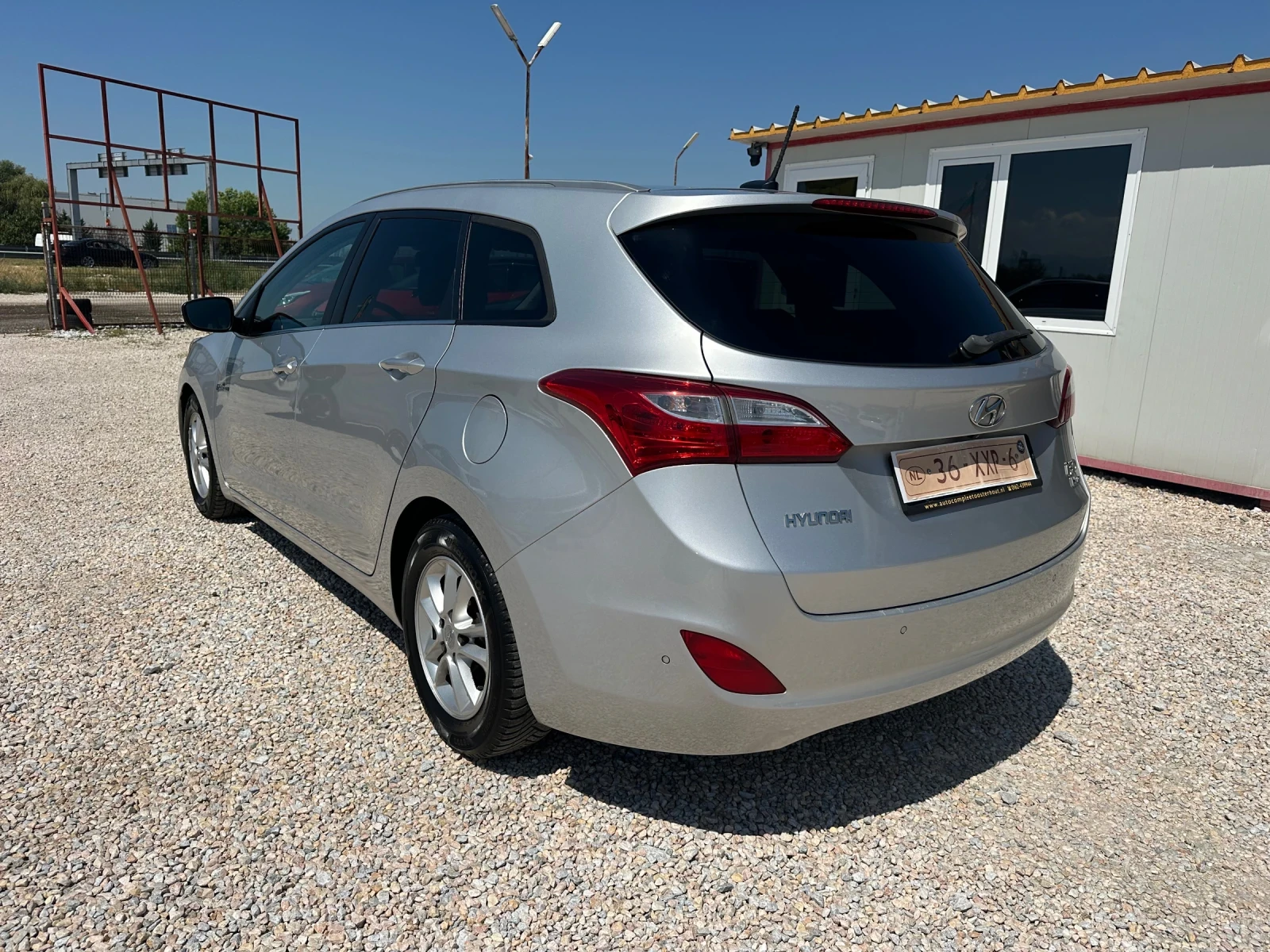 Hyundai I30 1.6i 135kc 6ck Навигация, снимка 3 - Автомобили и джипове - 55613196