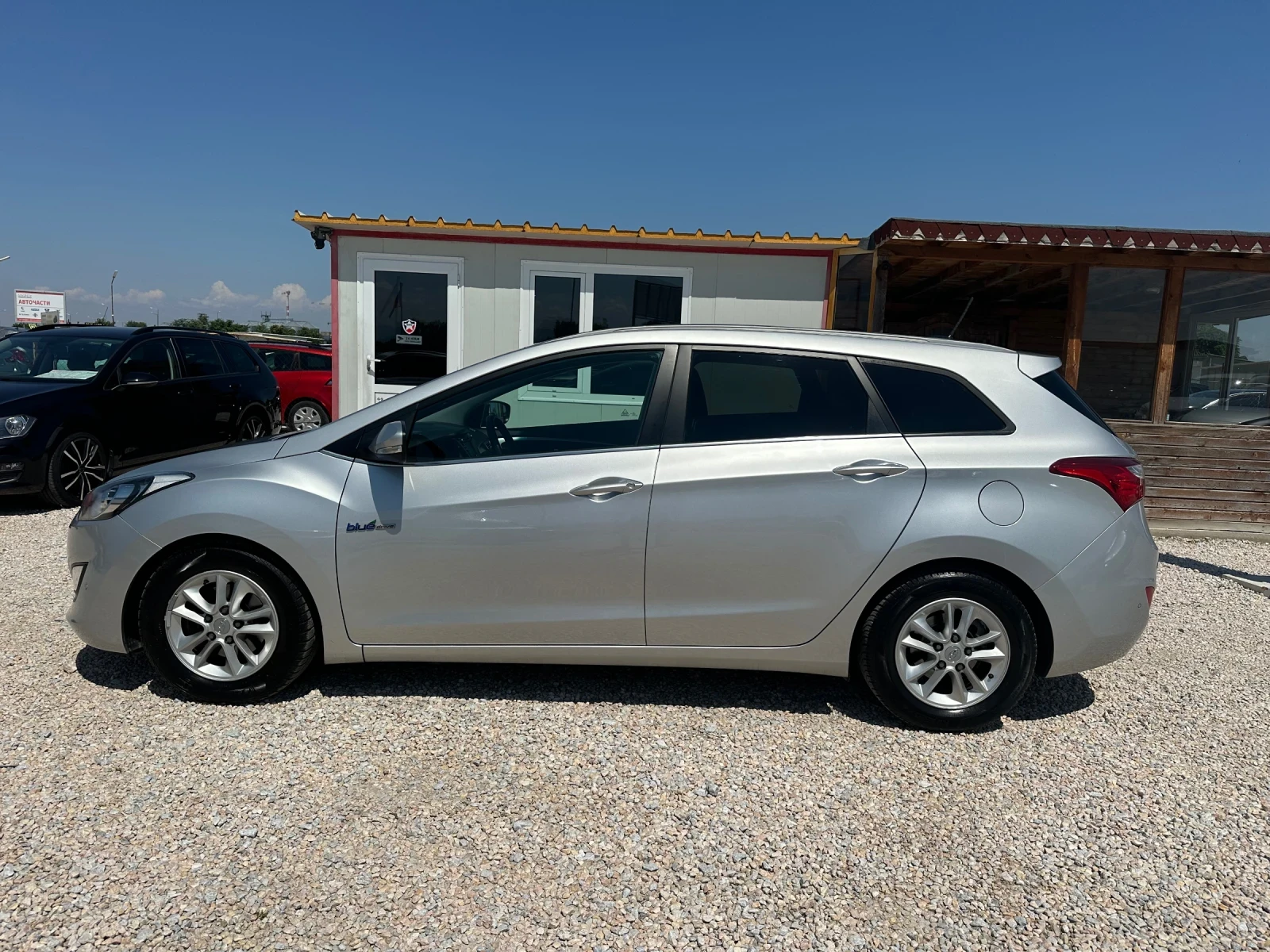 Hyundai I30 1.6i 135kc 6ck Навигация, снимка 2 - Автомобили и джипове - 55613196