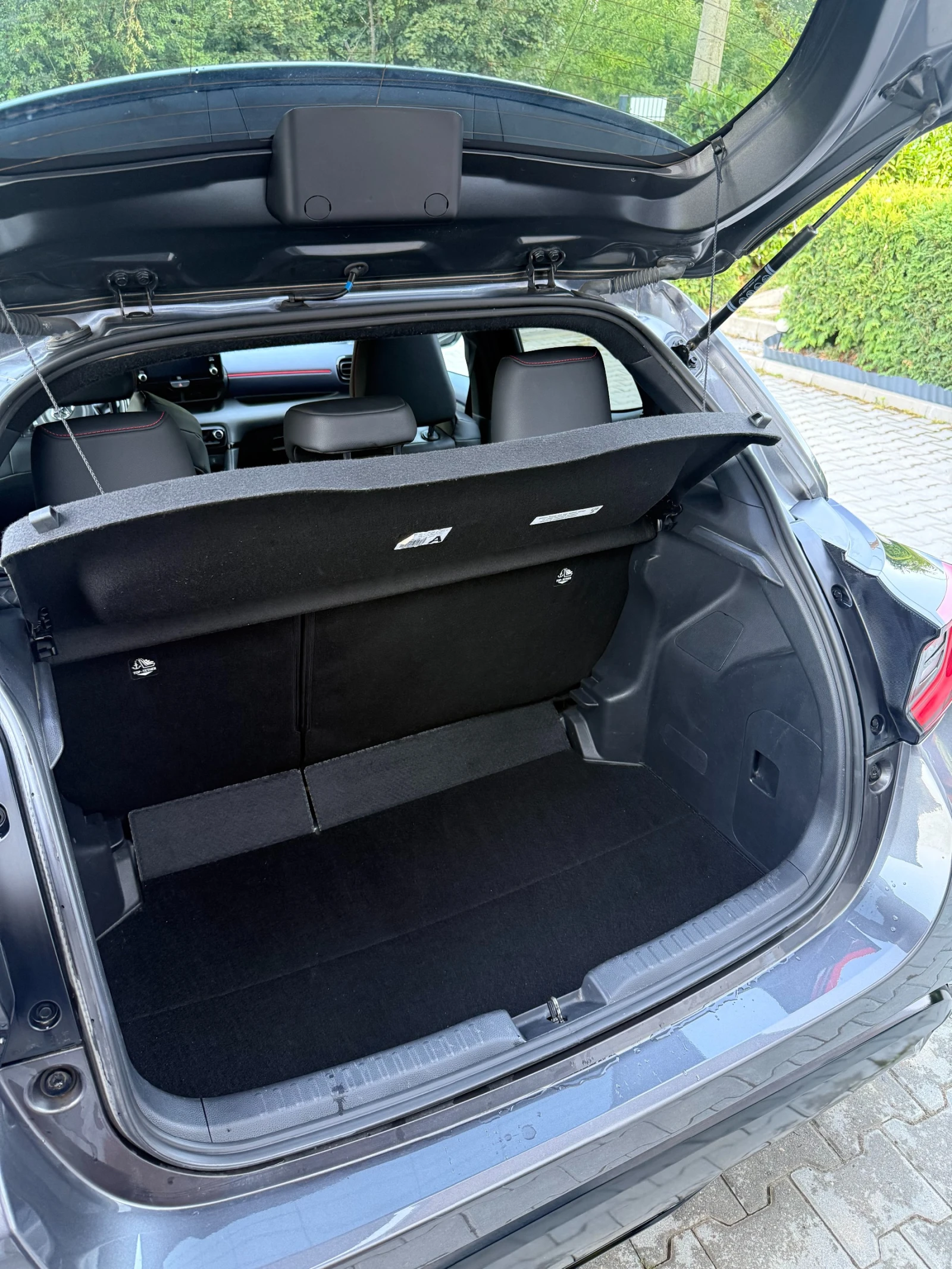 Toyota Yaris 1.5 CVT HYBRID, Limited Edition, снимка 16 - Автомобили и джипове - 55791425
