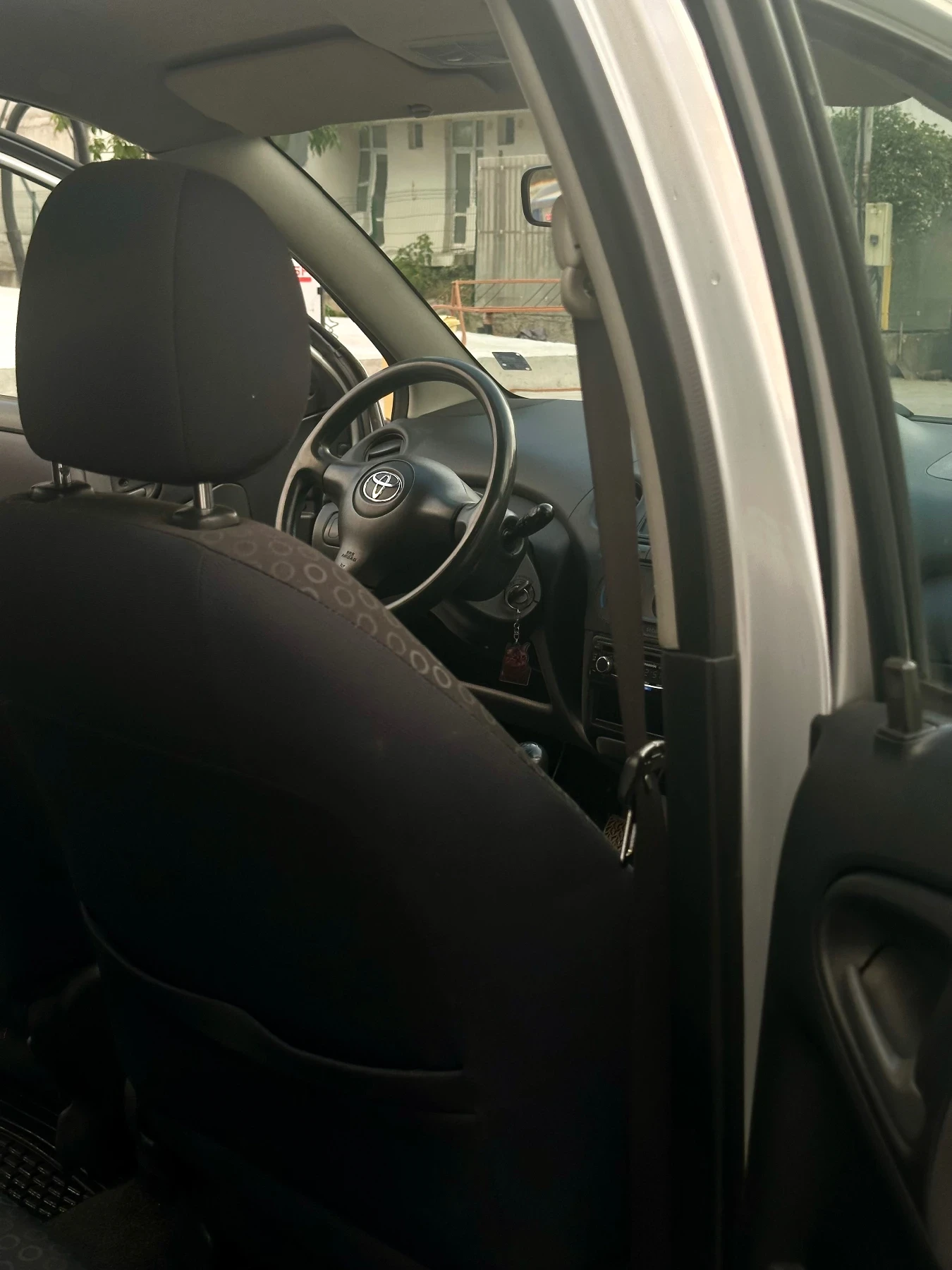Toyota Yaris, снимка 10 - Автомобили и джипове - 55792773