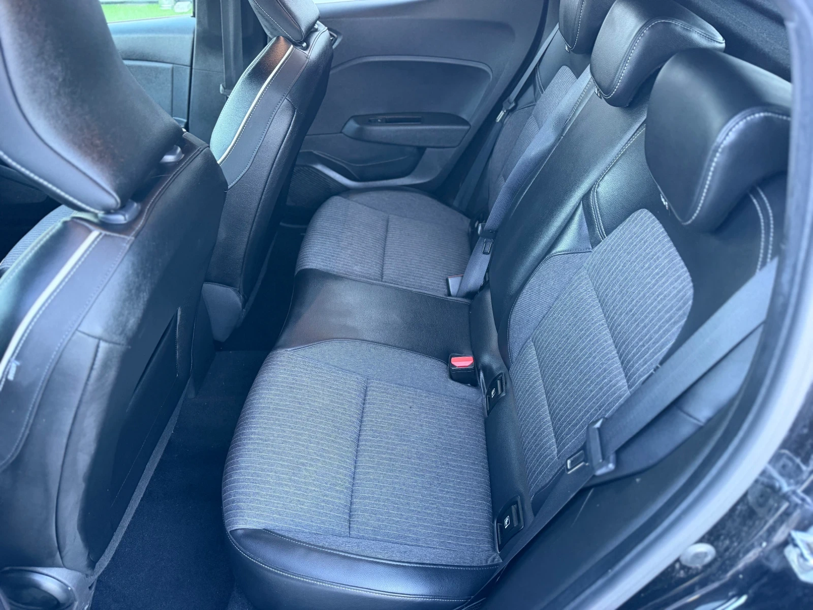 Renault Clio 1.5d/90hp/NAVI/Digital/, снимка 15 - Автомобили и джипове - 56353982