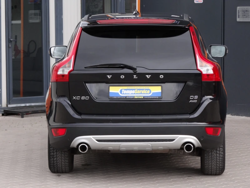 Volvo XC60 2.4D-163k.c. R-Design /4X4/Auto/Koja/Navi/Euro-5B/, снимка 4 - Автомобили и джипове - 52281057