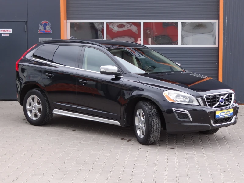 Volvo XC60 2.4D-163k.c. R-Design /4X4/Auto/Koja/Navi/Euro-5B/, снимка 6 - Автомобили и джипове - 52281057