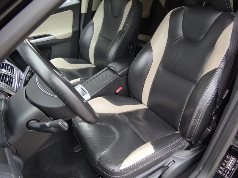 Volvo XC60 2.4D-163k.c. R-Design /4X4/Auto/Koja/Navi/Euro-5B/, снимка 12 - Автомобили и джипове - 52281057