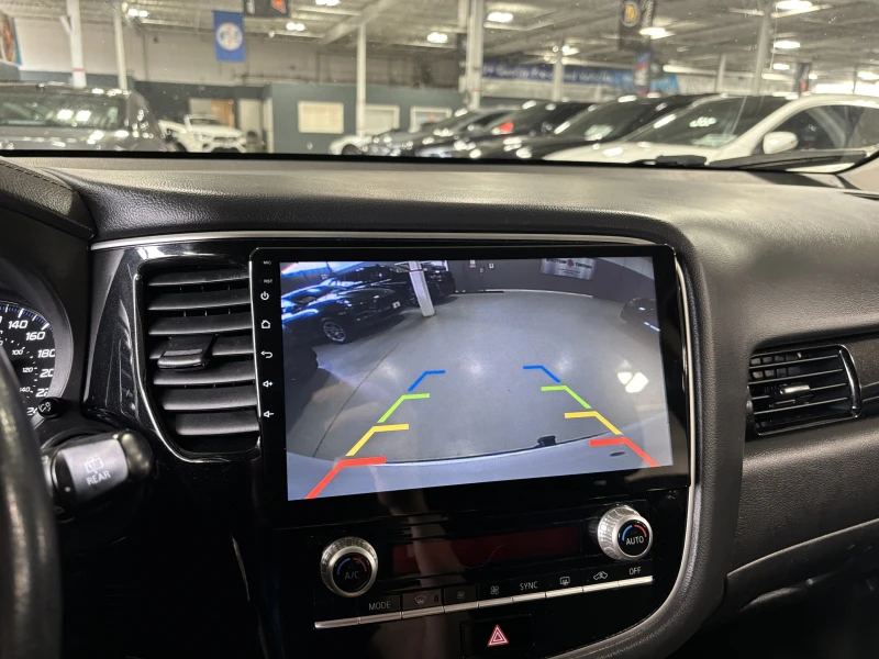 Mitsubishi Outlander 2020* 7 МЕСТА* ES-S AWC* TOUCHSCREEN* ТОП СЪСТОЯНИ, снимка 13 - Автомобили и джипове - 52334790