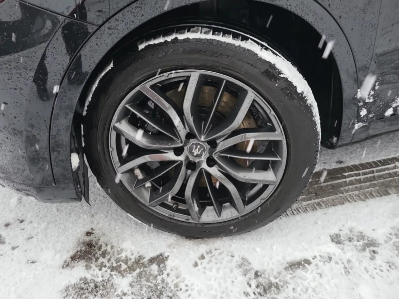 Maserati Levante CARFAX* АВТОФИНАНСИРАНЕ* БЕЗ ПЪРВОНАЧАЛНА ВНОСКА* , снимка 6 - Автомобили и джипове - 52871597