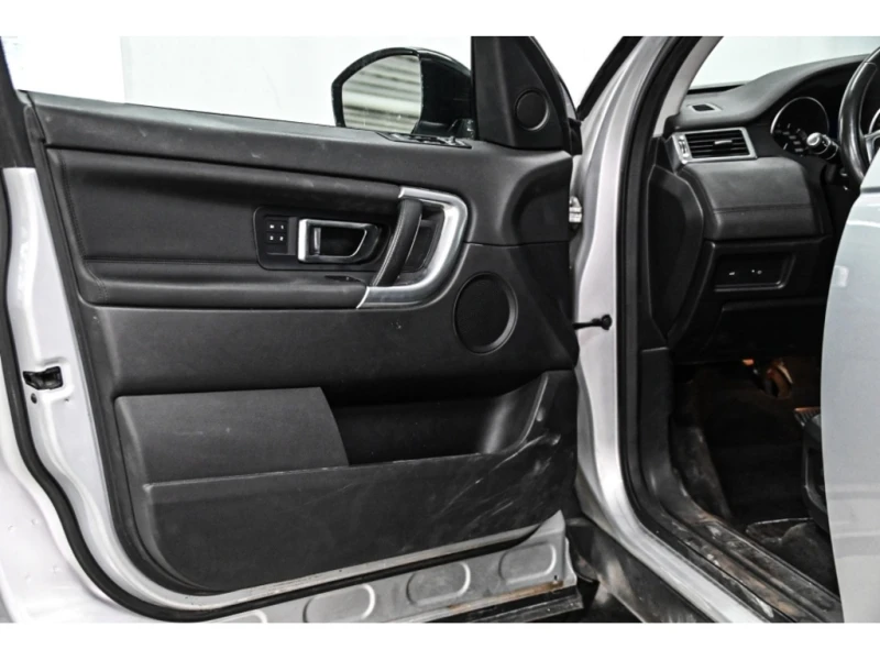 Land Rover Discovery Sport * HSE + JAMAIS ACCIDENTE * CARFAX * ЦЕНА ДО БГ, снимка 11 - Автомобили и джипове - 52915093