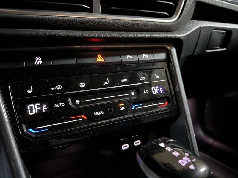 VW T-Roc 2.0 TSI 4MOTION DSG (ГАРАНЦИОНЕН), снимка 8 - Автомобили и джипове - 52989733