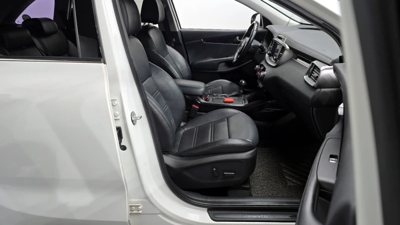 Kia Sorento 2.2CRDI/4x4/Пълна сервизна !!!, снимка 7 - Автомобили и джипове - 53355456