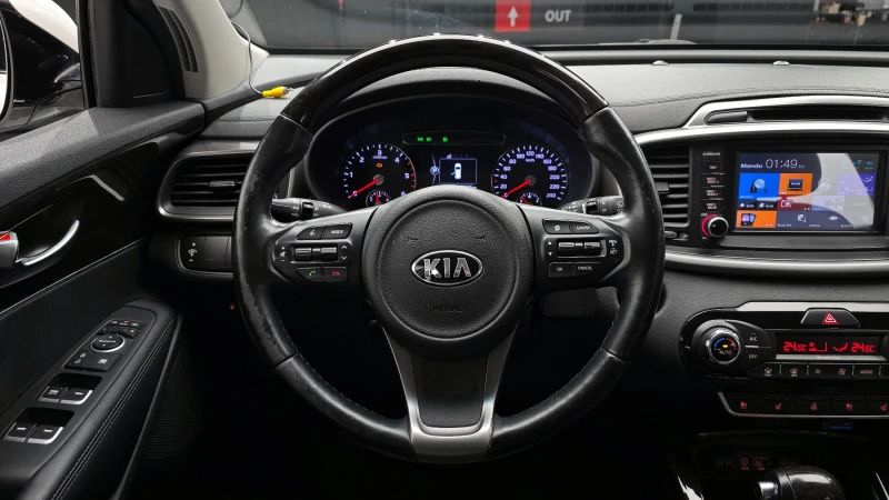 Kia Sorento 2.2CRDI/4x4/Пълна сервизна !!!, снимка 9 - Автомобили и джипове - 53355456