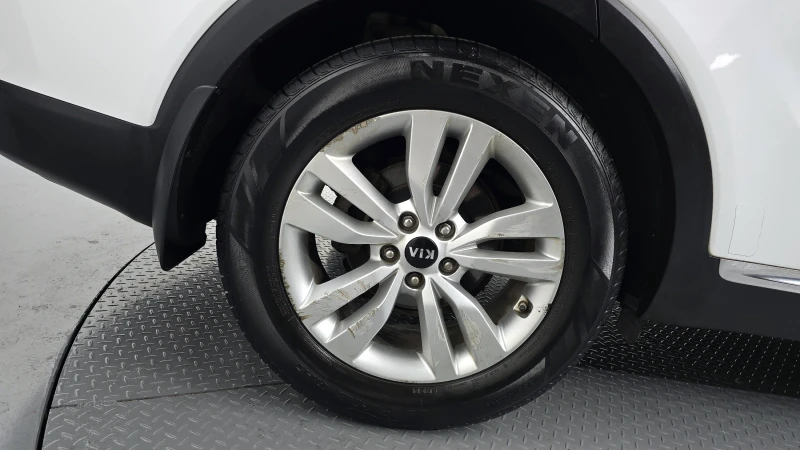 Kia Sorento 2.2CRDI/4x4/Пълна сервизна !!!, снимка 16 - Автомобили и джипове - 53355456