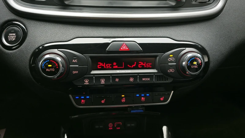 Kia Sorento 2.2CRDI/4x4/Пълна сервизна !!!, снимка 13 - Автомобили и джипове - 53355456