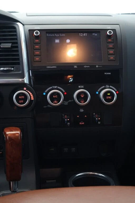 Toyota Sequoia Platinum* Дистроник* 7-местен* Обдухване* Шибидах - изображение 10