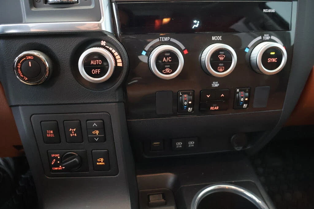 Toyota Sequoia Platinum* Дистроник* 7-местен* Обдухване* Шибидах - изображение 8