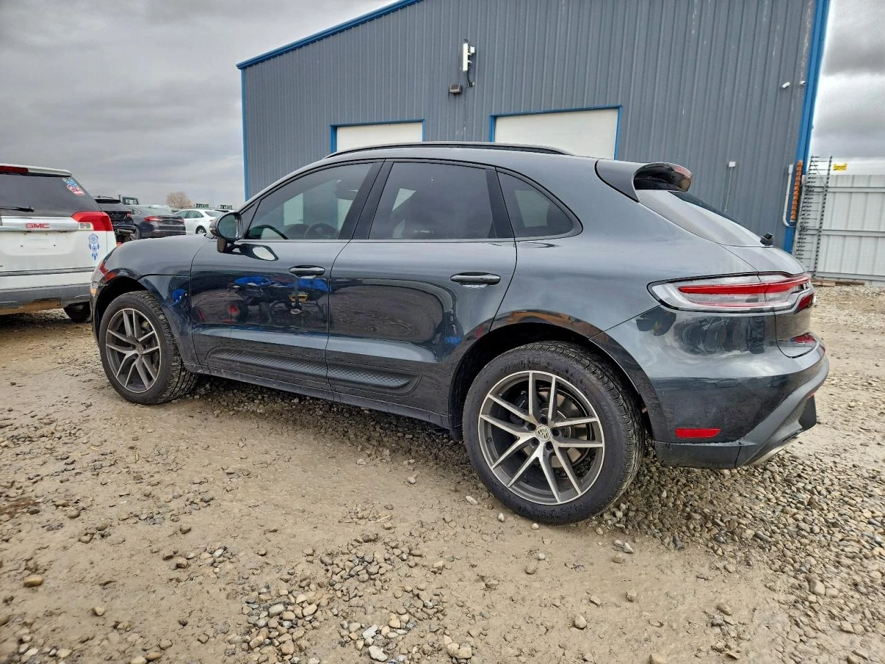 Porsche Macan BASE* DISTRONIC* 360* BOSE* ОБДУХВАНЕ*  - изображение 2