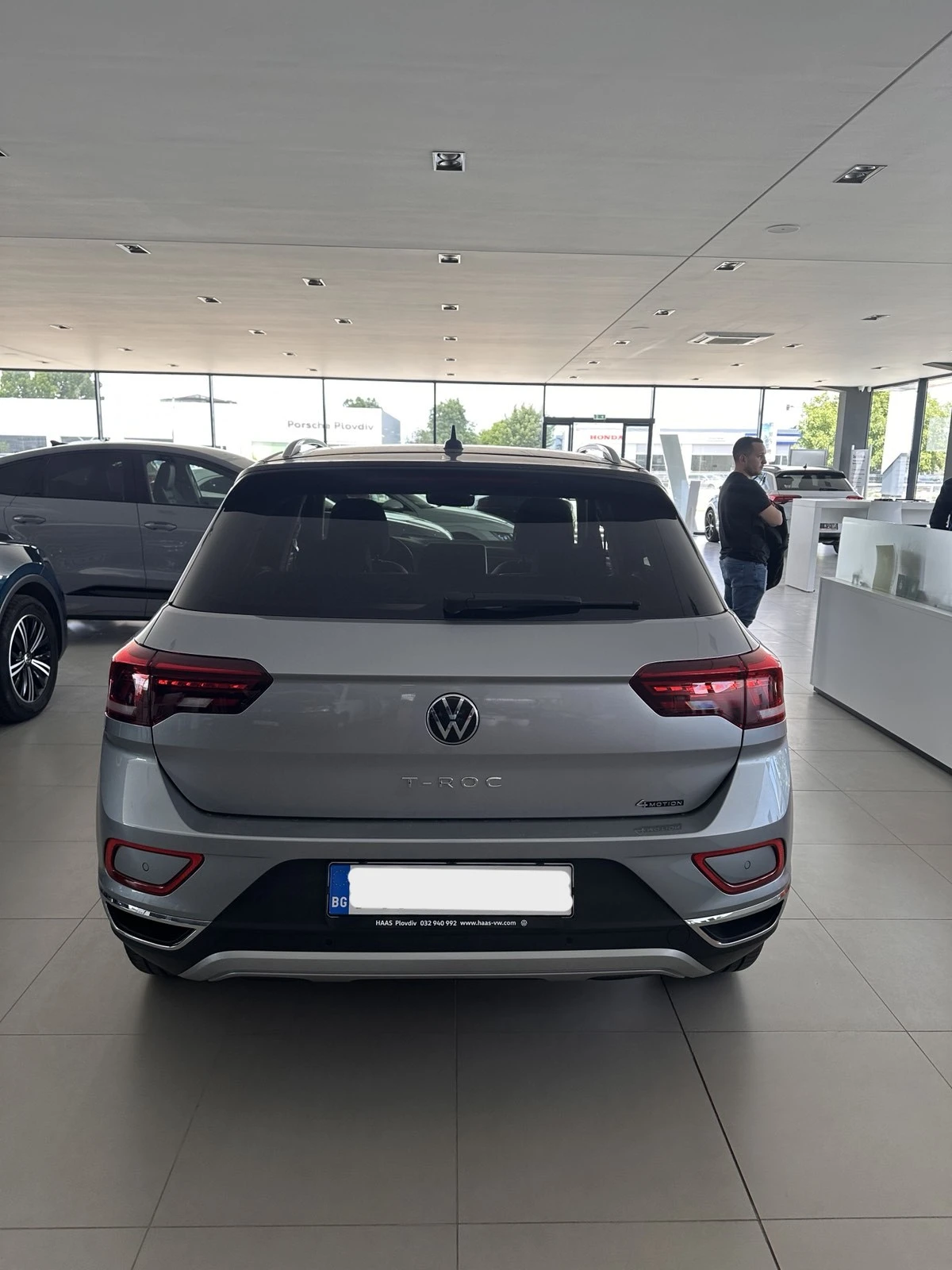 VW T-Roc 2.0 TSI 4MOTION DSG (ГАРАНЦИОНЕН) - изображение 2