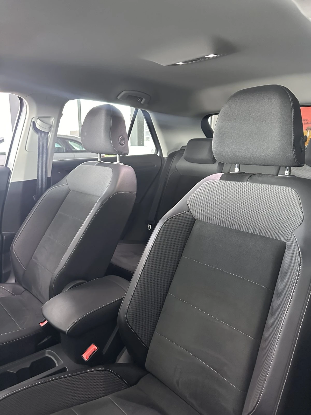 VW T-Roc 2.0 TSI 4MOTION DSG (ГАРАНЦИОНЕН) - изображение 9