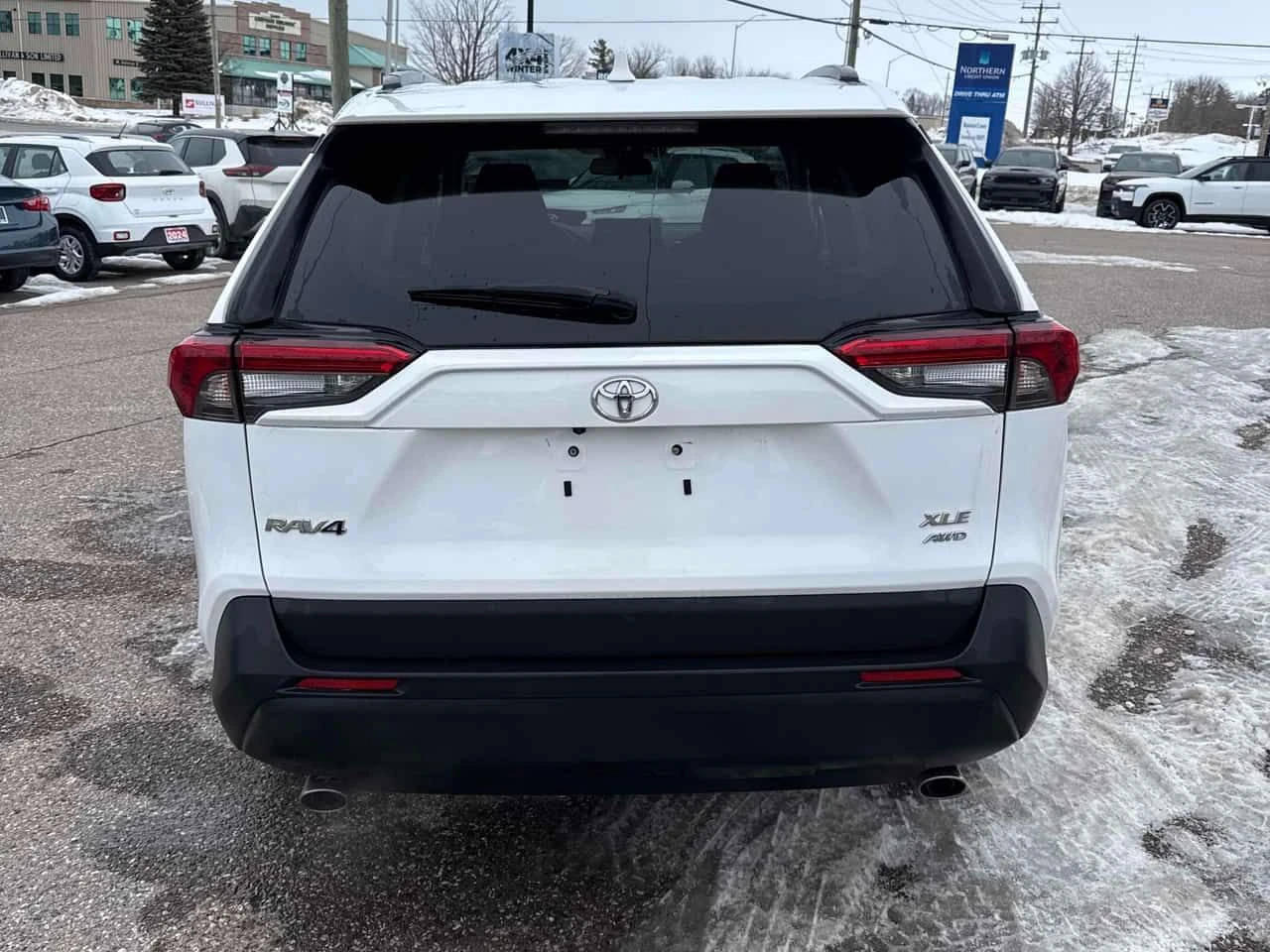 Toyota Rav4  XLE AWD / CARFAX /CAMERA / ПОДГРЕВИ - изображение 4