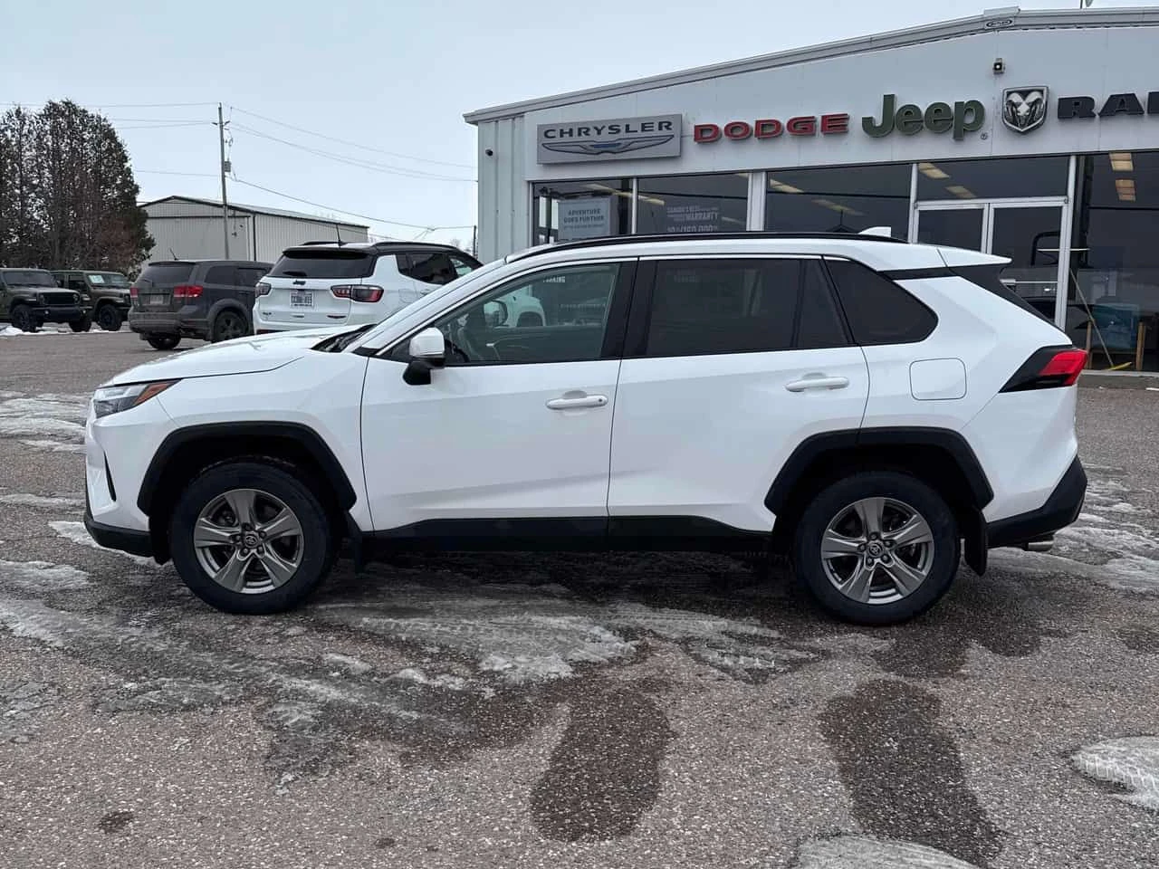 Toyota Rav4  XLE AWD / CARFAX /CAMERA / ПОДГРЕВИ - изображение 2