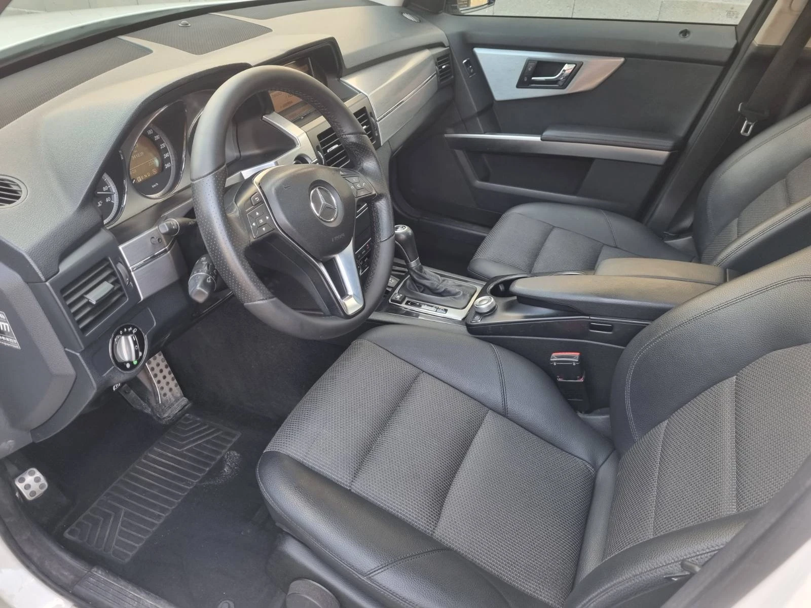 Mercedes-Benz GLK GLK 280 LPG, снимка 12 - Автомобили и джипове - 55648487