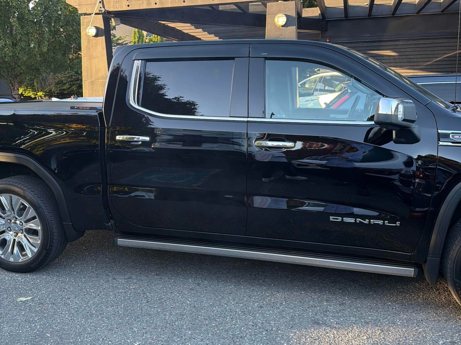 Gmc Sierra Denali* CARFAX* ОБДУХВАНЕ* КАМЕРА* АВТОКРЕДИТ* , снимка 3 - Автомобили и джипове - 56126229