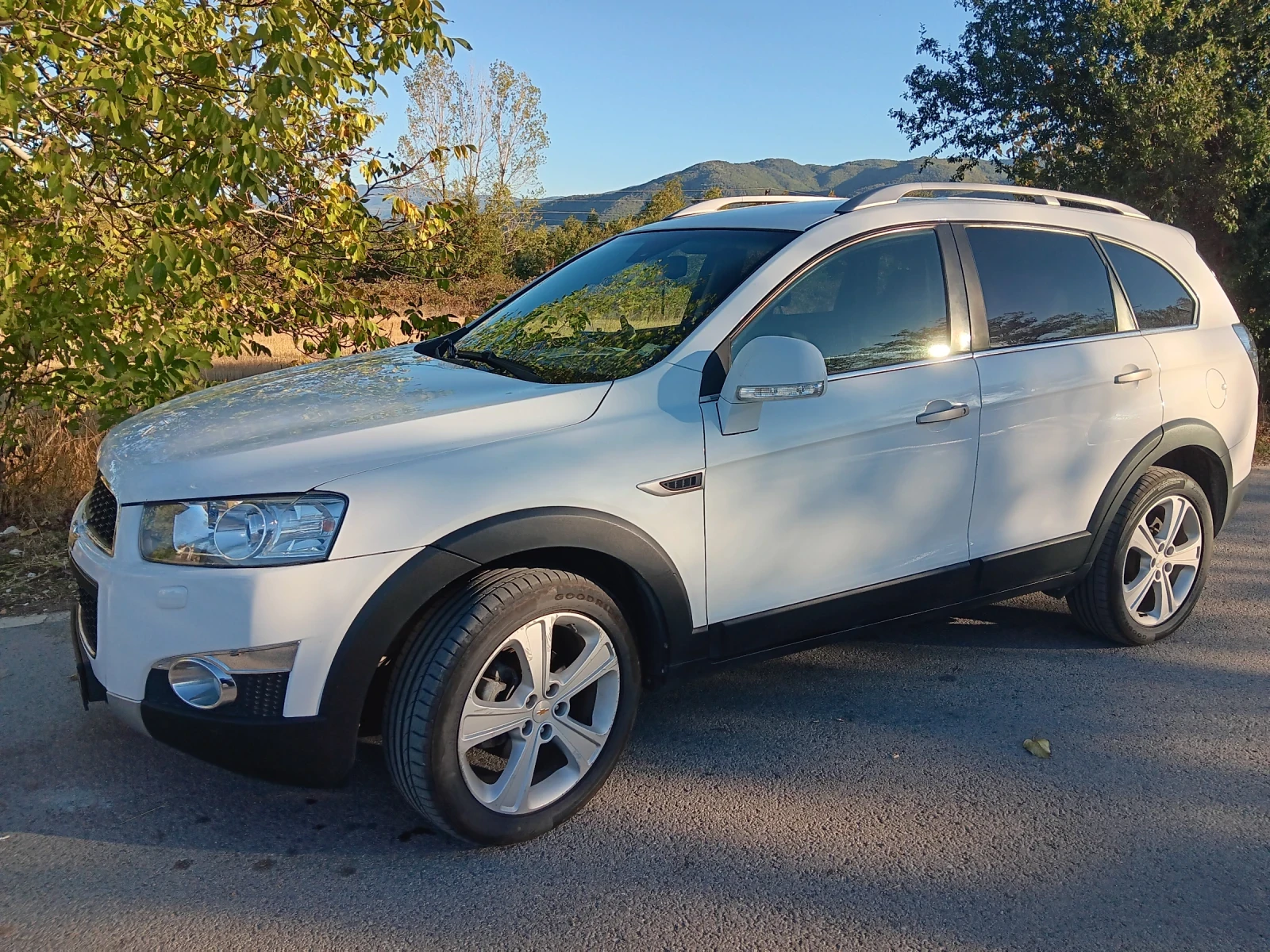 Chevrolet Captiva, снимка 5 - Автомобили и джипове - 56350025